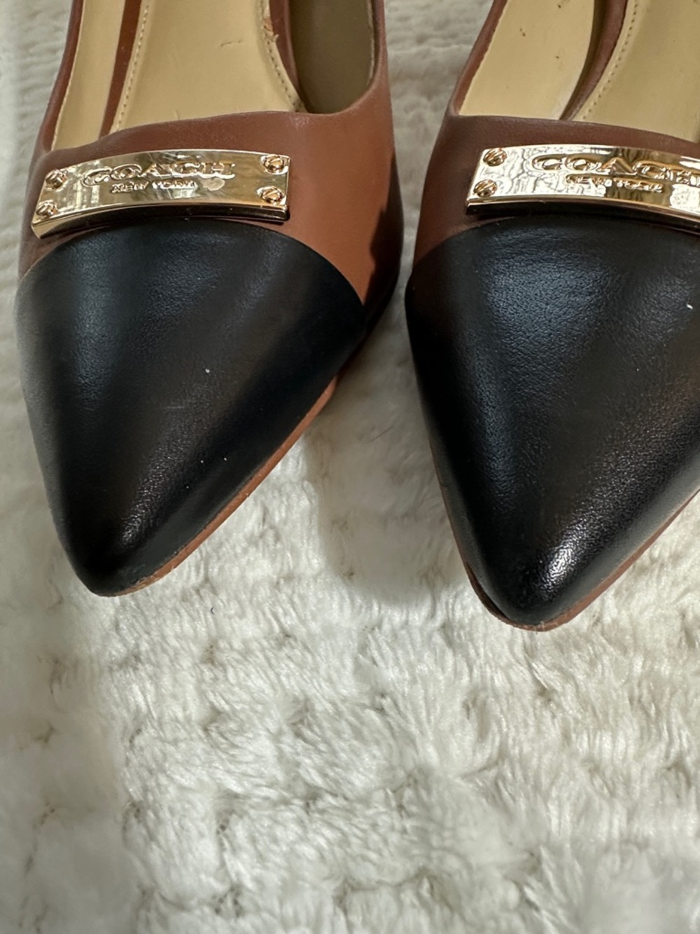 Coach Pumps Size 9 - Picture 4 of 9